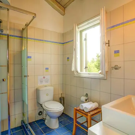 Вилла Sleeps 6 Pool Air Con Wifi *