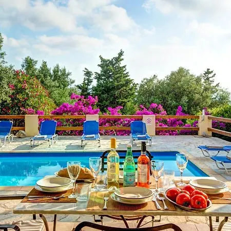 Sleeps 6 Pool Air Con Wifi *
