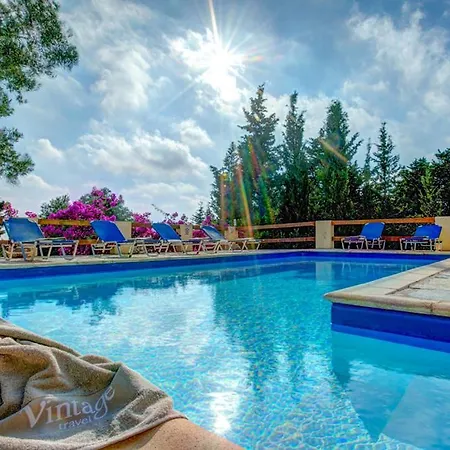 Sleeps 6 Pool Air Con Wifi Вилла Khalikeri