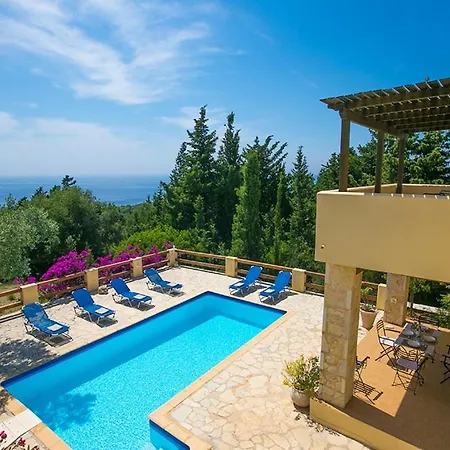 Sleeps 6 Pool Air Con Wifi Khalikeri