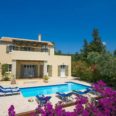 Sleeps 6 Pool Air Con Wifi Вилла Khalikeri